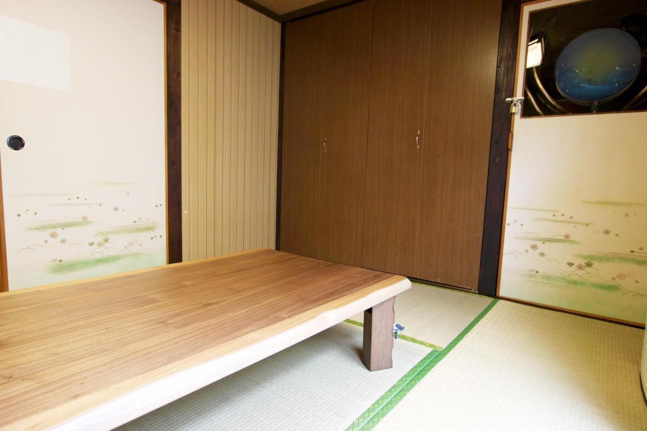 Okinawa Naha Jinjin -沖縄伝統体験型宿じんじん- Экстерьер фото